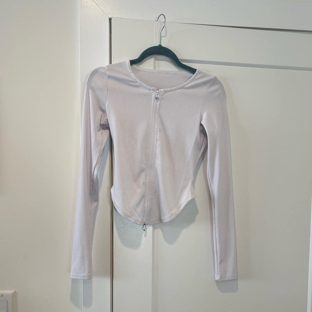 ALO Yoga Long Sleeve Top
